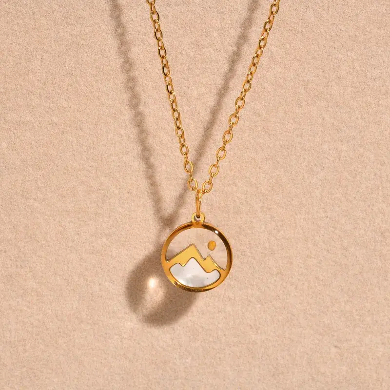 Mountain Face Pendent - FY0173